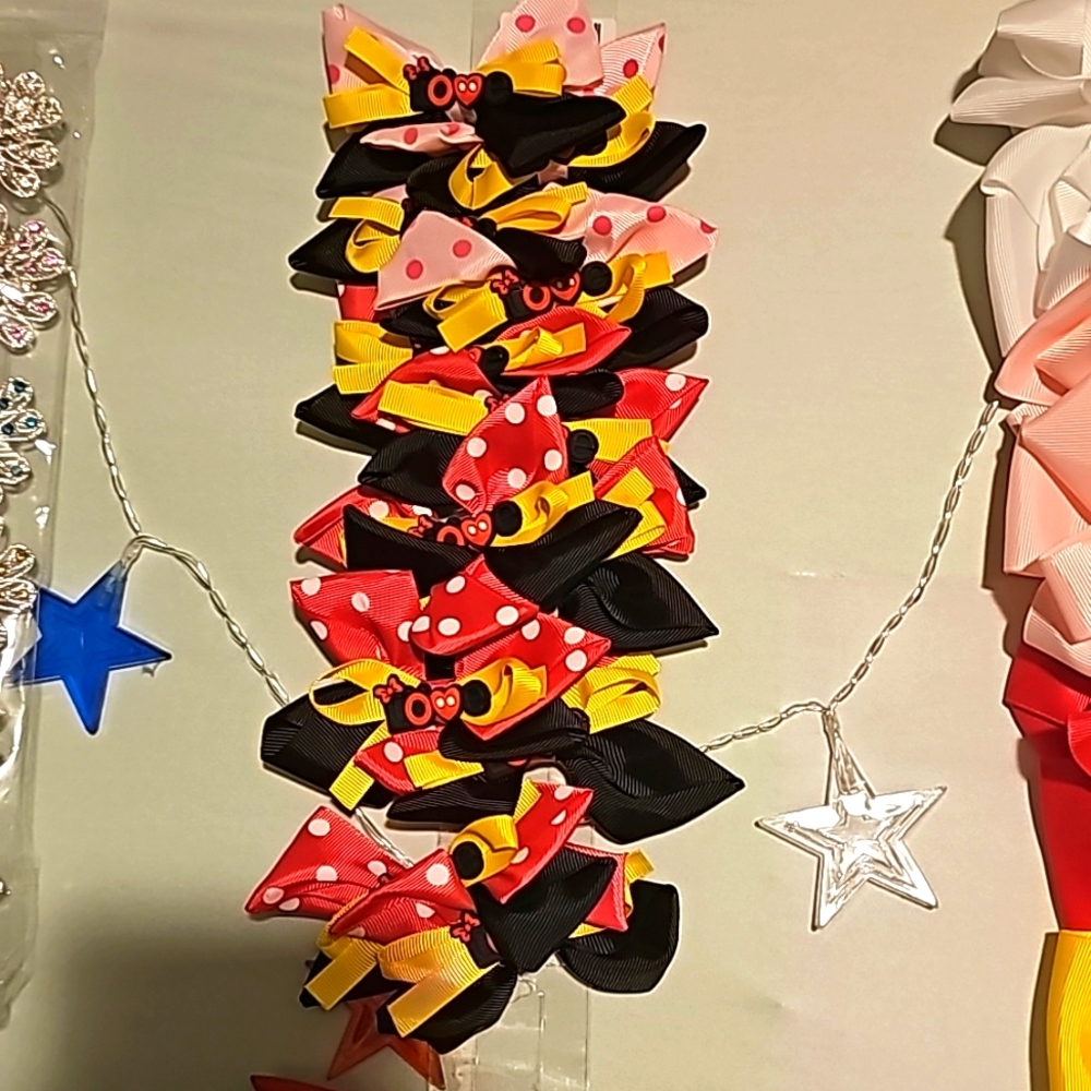 NEW SMALLER MINNIE MOUSE BOWS